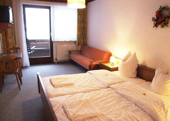 Haus Alpina By Chatel Reizen Bed and breakfast